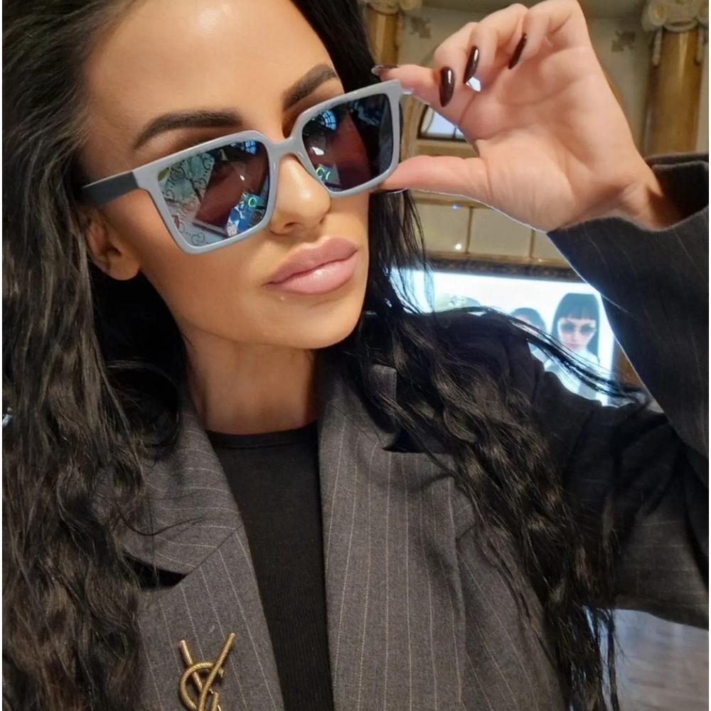 New 100% Authentic Gucci STYLISH SUNGLASSES GG1540S
